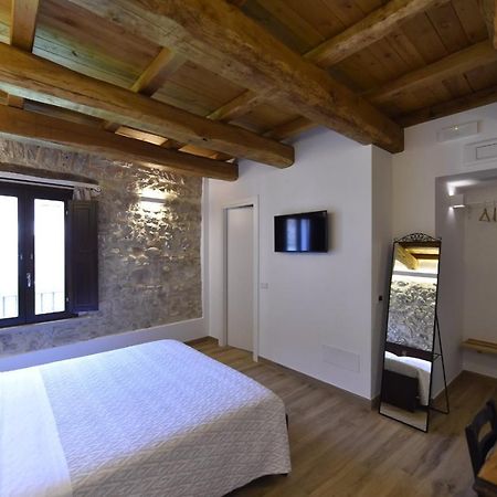 Le Benedettine Affittacamere Relais فوندي المظهر الخارجي الصورة